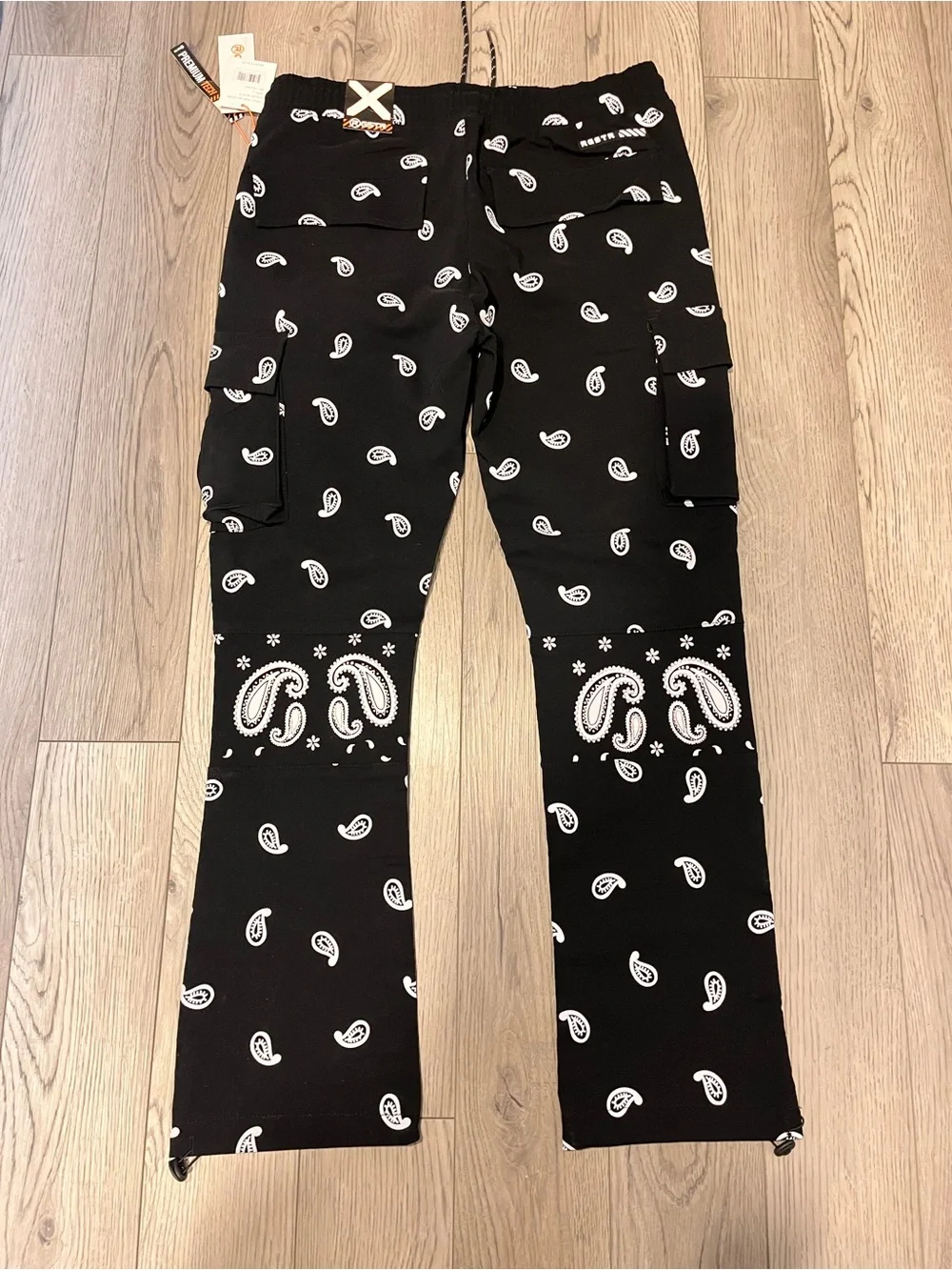Black Paisley Print Men's Cargo Pants